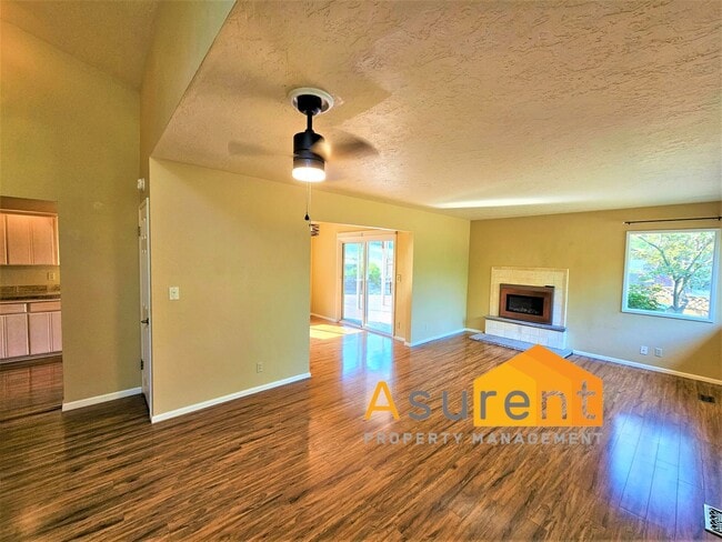 Building Photo - Lovely 3 Bedroom Home Available Now!