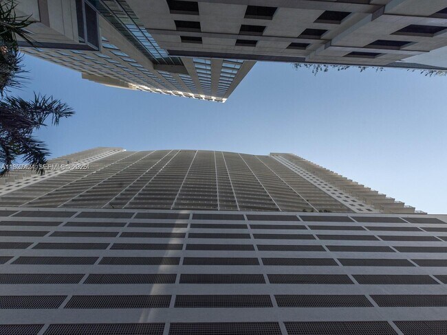 Foto del edificio - 1200 Brickell Bay Dr
