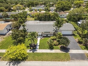 Building Photo - 8520 SW 84th Terrace