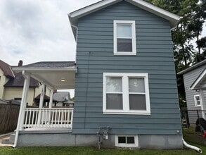 Building Photo - 1808 Lawn Ave