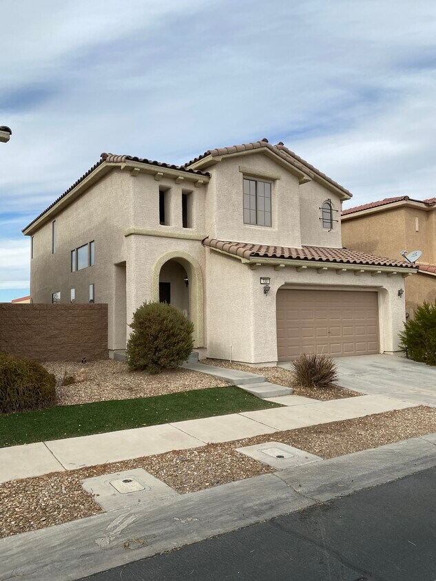 723 Blue Barrel St, Henderson, NV 89011 House for Rent in Henderson