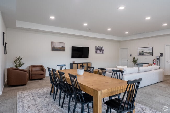 Clubhouse - Villas at Fox Pointe