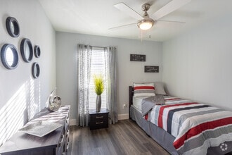 2BR, 1BA - 829SF - Springs at 1100