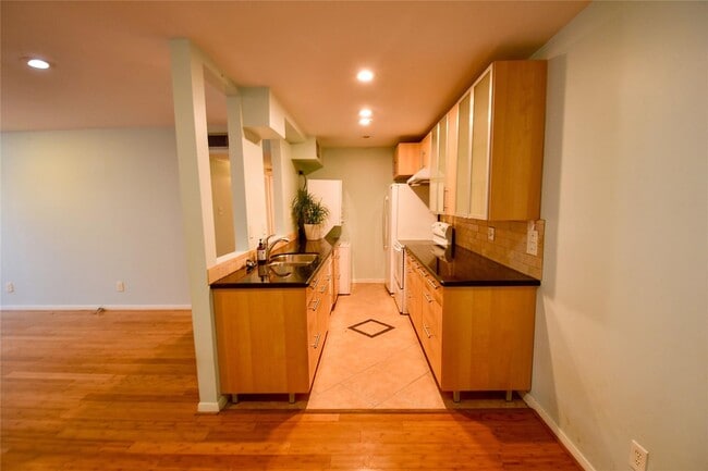 Foto del edificio - 1601 S Shepherd Dr