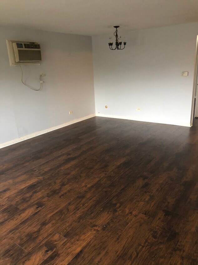Foto principal - 12412 S Harding Ave