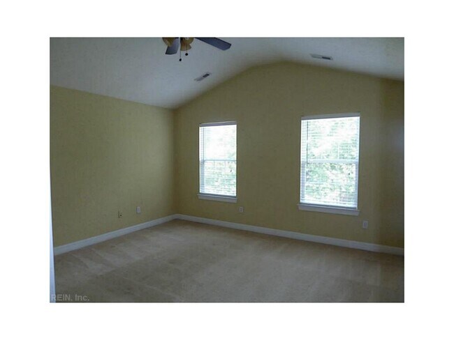 Building Photo - 4532 Willow Croft Dr