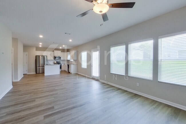 Foto del edificio - 7034 Foggy River Dr