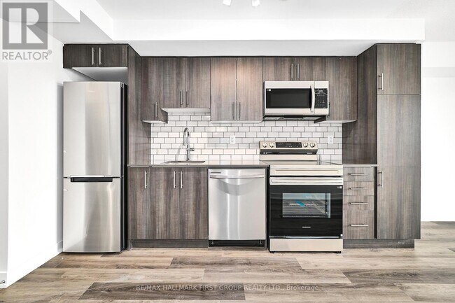 Photo du bâtiment - 1010 Sandy Beach Rd