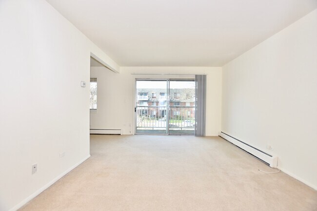 Building Photo - 912 Ridge Square