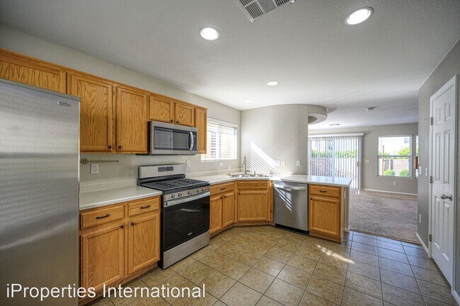 Building Photo - 3 br, 2.5 bath House - 8712 Water Bucket Ave