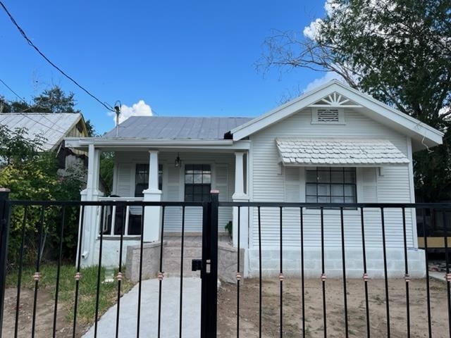 Primary Photo - 1409 San Agustin Ave