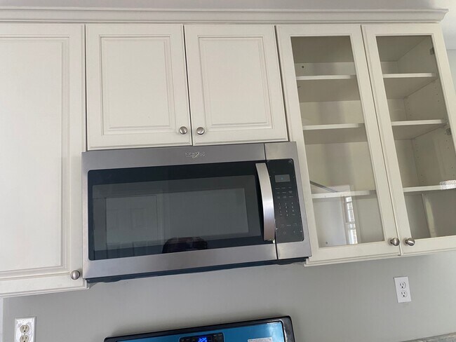 Foto del edificio - 61 Herrington Dr