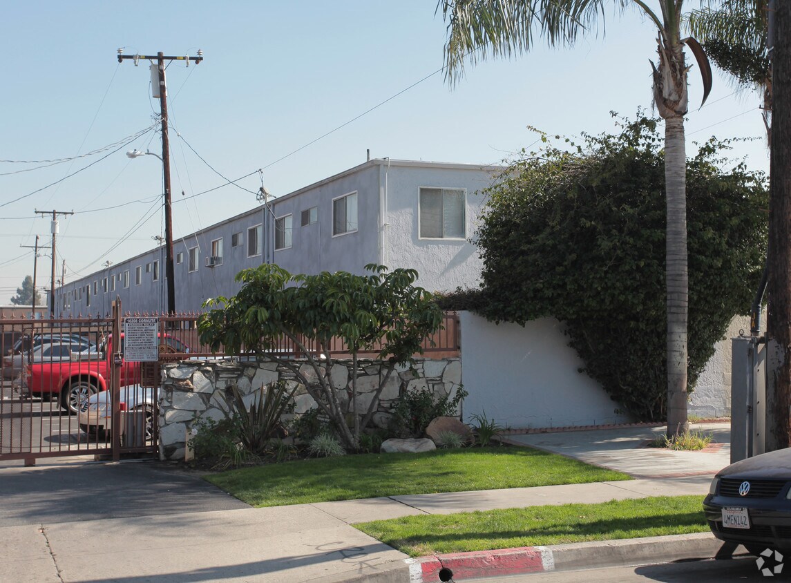 Primary Photo - Casa Laguna