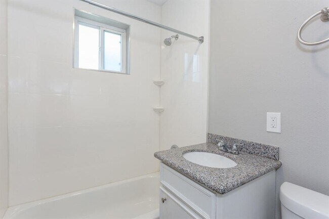 Foto del edificio - 211 N Milby St