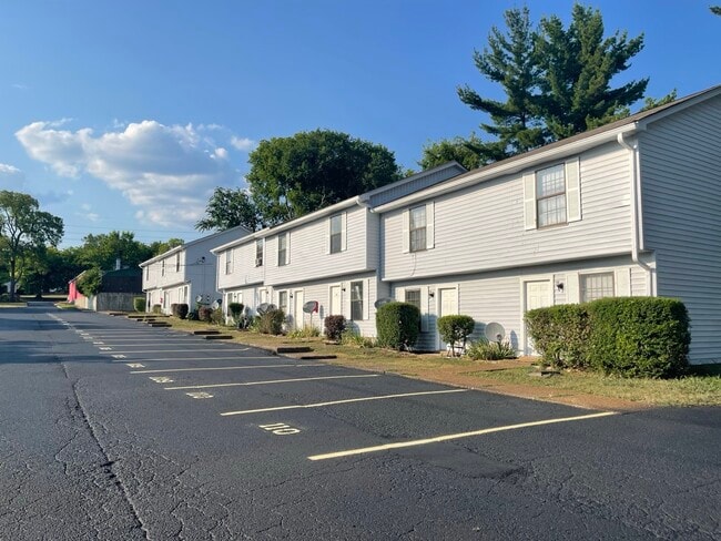 Building Photo - Quail Creek