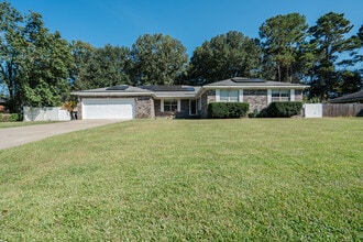 Building Photo - 411 Christopher Dr