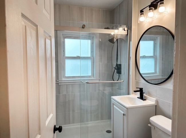 Building Photo - 48 Chubbuck St