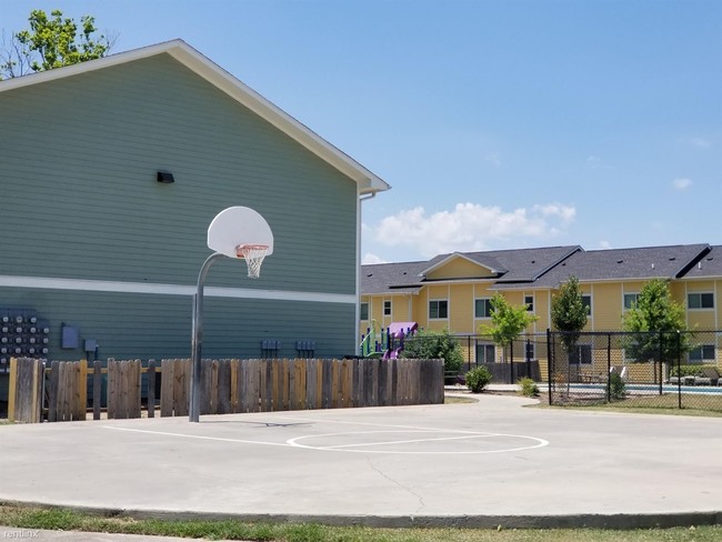 Building Photo - 3 br, 2 bath Apartment - Renaissance Gateway