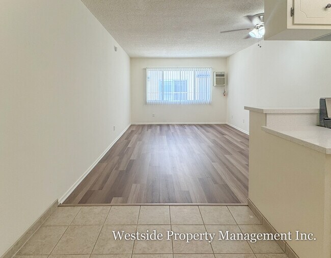 Foto del edificio - 11360 Iowa Ave