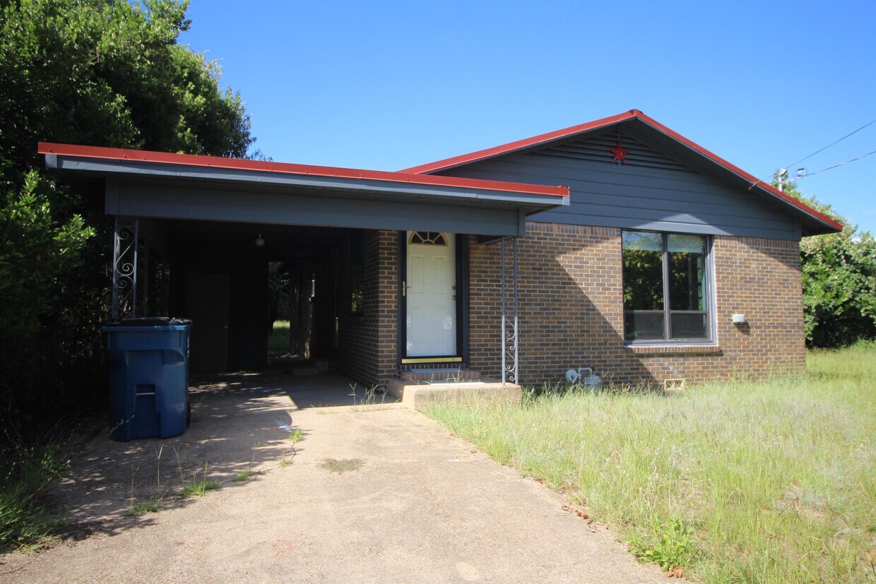 Primary Photo - 410 Williams St