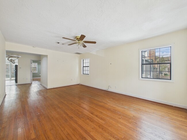 Building Photo - 5110 Academy St