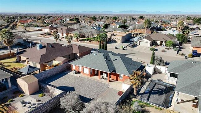 Foto del edificio - 2409 Saguaro Loop