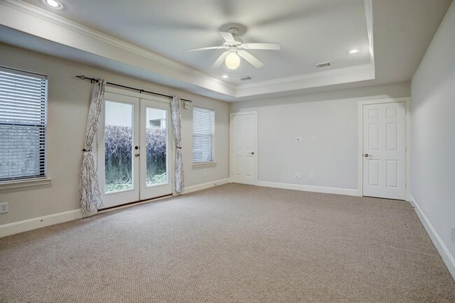 Building Photo - 2425 Dorrington St