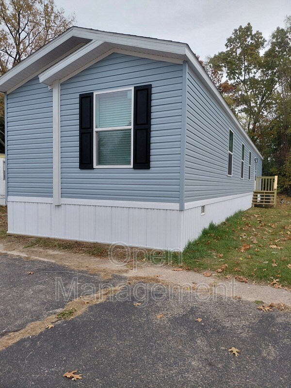 Building Photo - 301 Mantle Ave