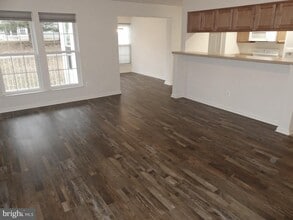 Building Photo - 1402 Golden Rod Ct