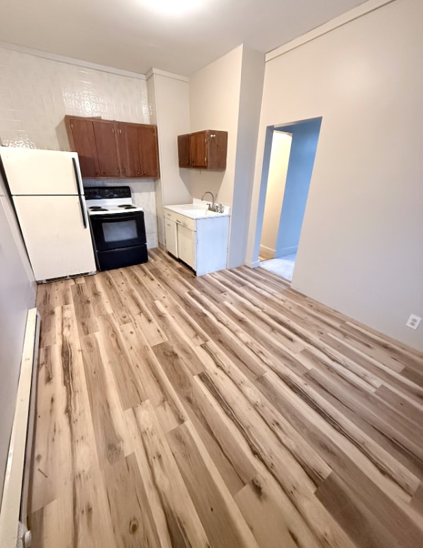 Foto del edificio - 210 W Main St