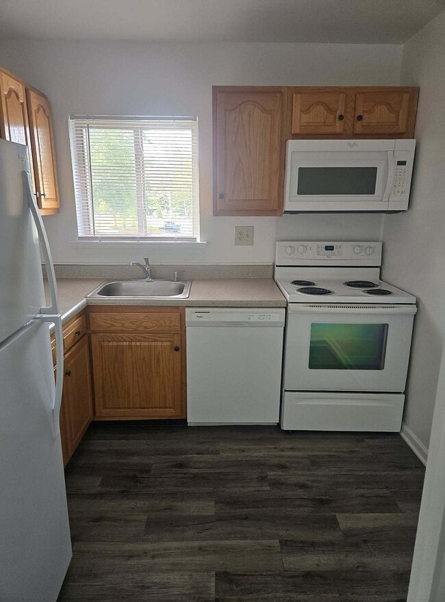 CO1-L Kitchen - Heritage Woods