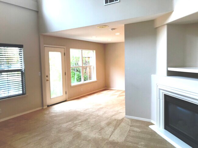 Building Photo - 418 Regal Lily Ln