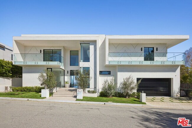Building Photo - 2180 Stradella Rd