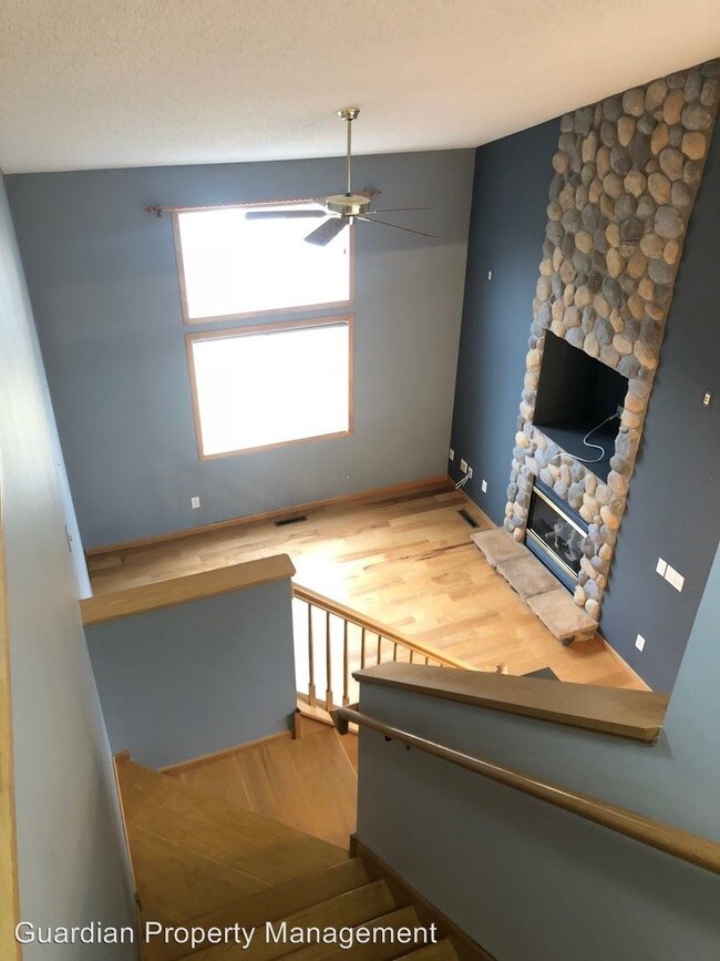 Building Photo - 2 br, 2.5 bath House - 6904 Meadow Grass Lane