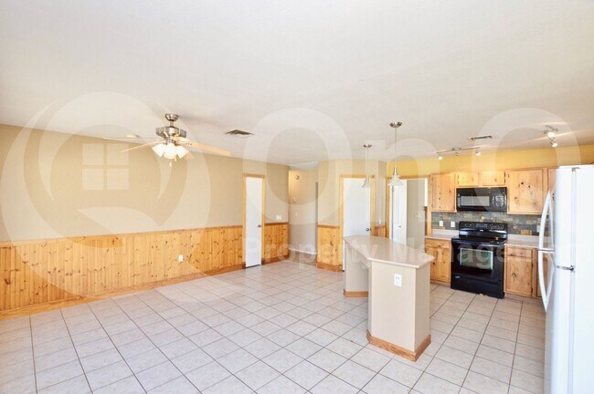Building Photo - 6337 Covina Rd