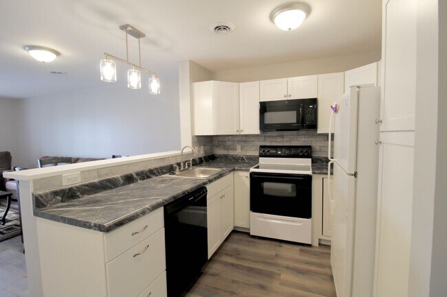 Building Photo - 1396 Hunters Rd