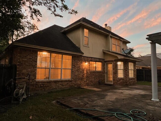 Foto del edificio - 1350 Westmeadow Dr