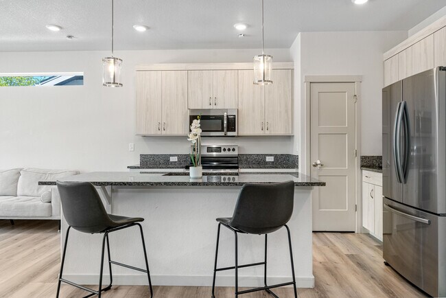 Foto del edificio - 1071 Spartan Ave