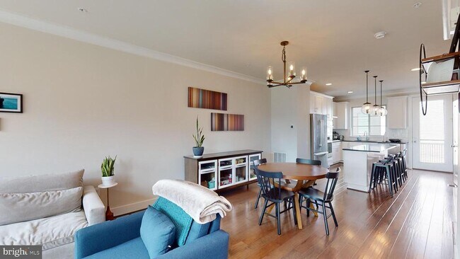 Building Photo - 14612 Lakestone Dr