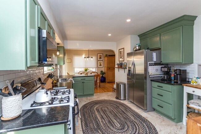 Foto del edificio - Charming Westside 3-Bed, 2-Bath Ranch-Styl...