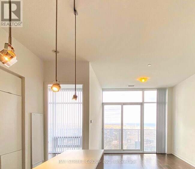 Building Photo - 88 Harbour St