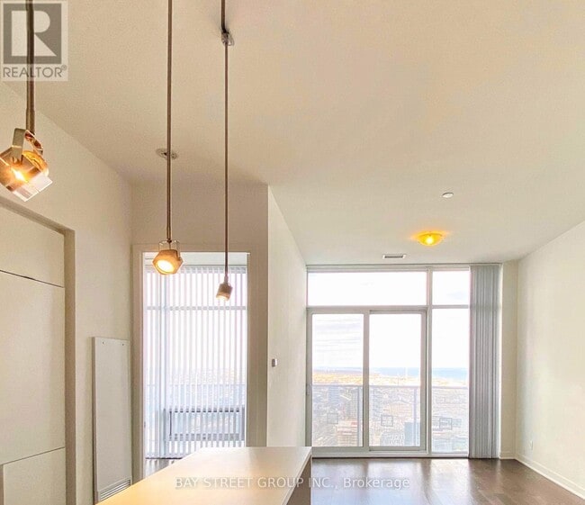 Photo du bâtiment - 88 Harbour St