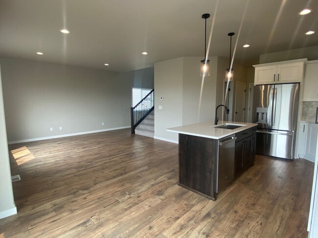 Building Photo - 2232 Griffin Dr S
