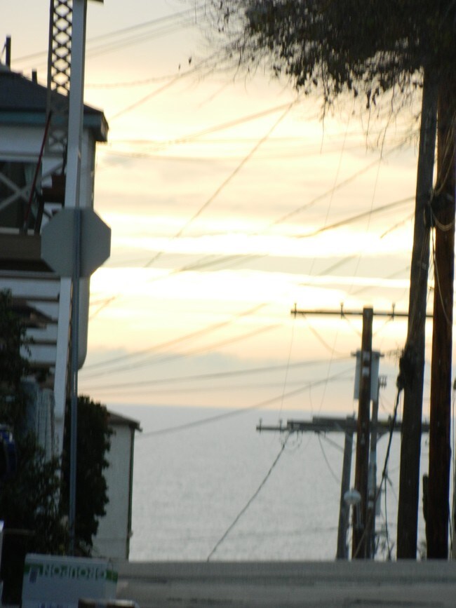 Alley with Ocean View - 345 Longfellow Ave