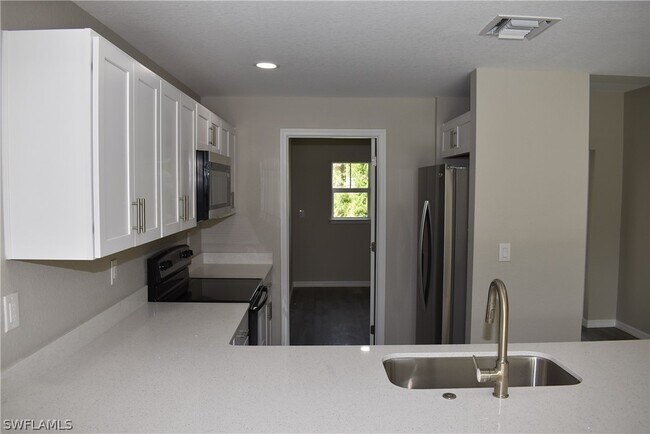 Foto del edificio - 8159 Hedgecoth Ave