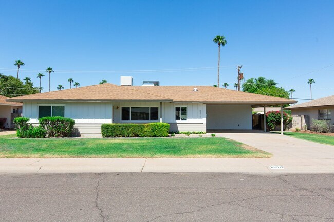 Building Photo - Stunning Remodel near Old Town!