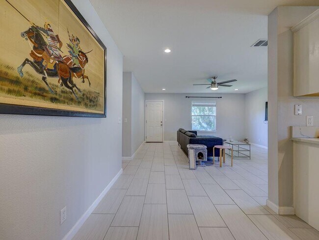 Foto del edificio - 148 Sapphire Lake Dr