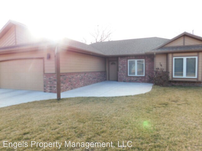 Foto del edificio - 3 br, 2 bath House - 517 N Village Rd