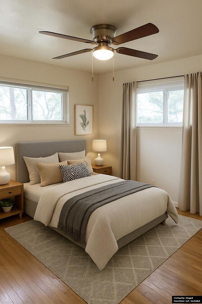 Building Photo - Fully Renovated 3 Bed, 2 Bath Duplex with ...