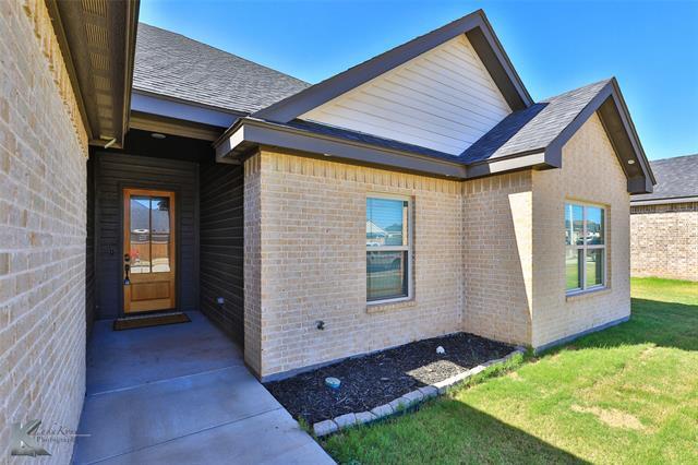 Building Photo - 108 Carriage Hills Pkwy